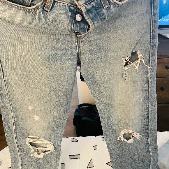 Levi’s Wedgie Straight Jeans with rips - Picture 8 of 9